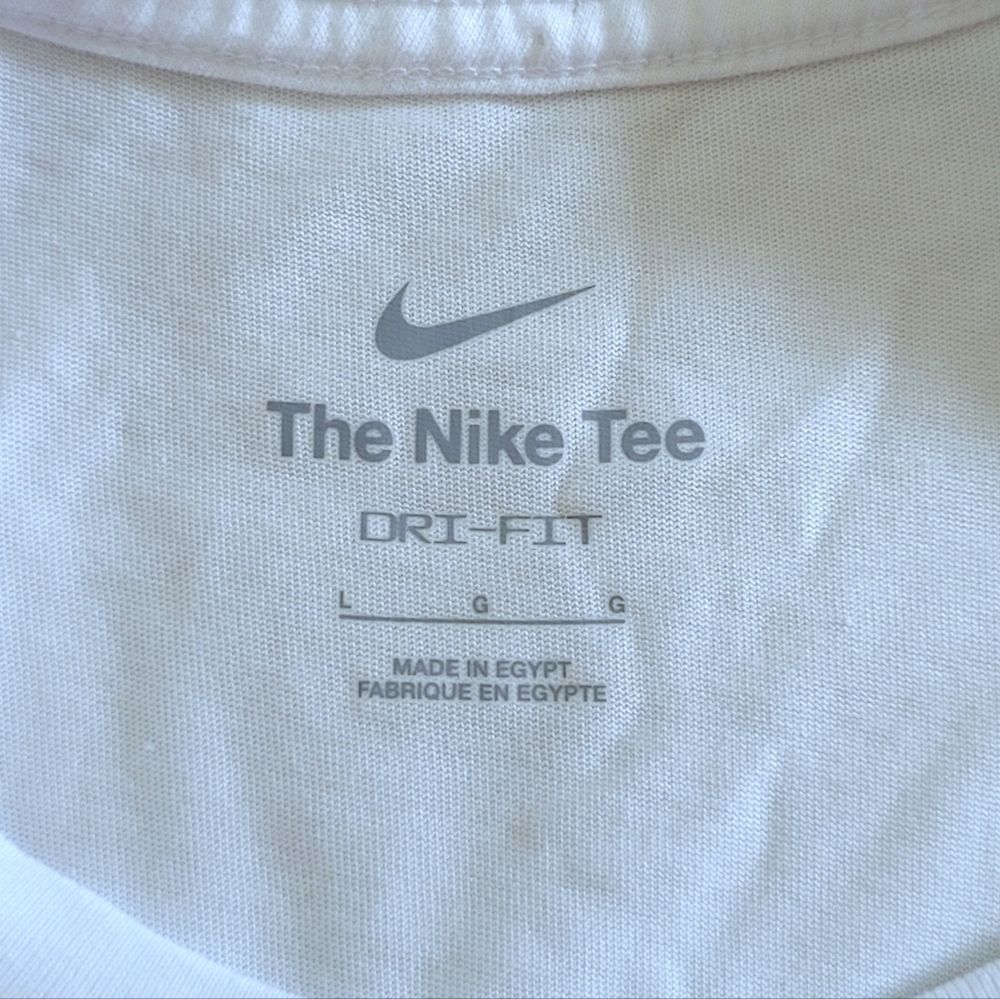 Nike👟 "Basketball"🏀 With Holographic Swoosh Dri-Fit Tee👕 - NWT - Picture 6 of 16